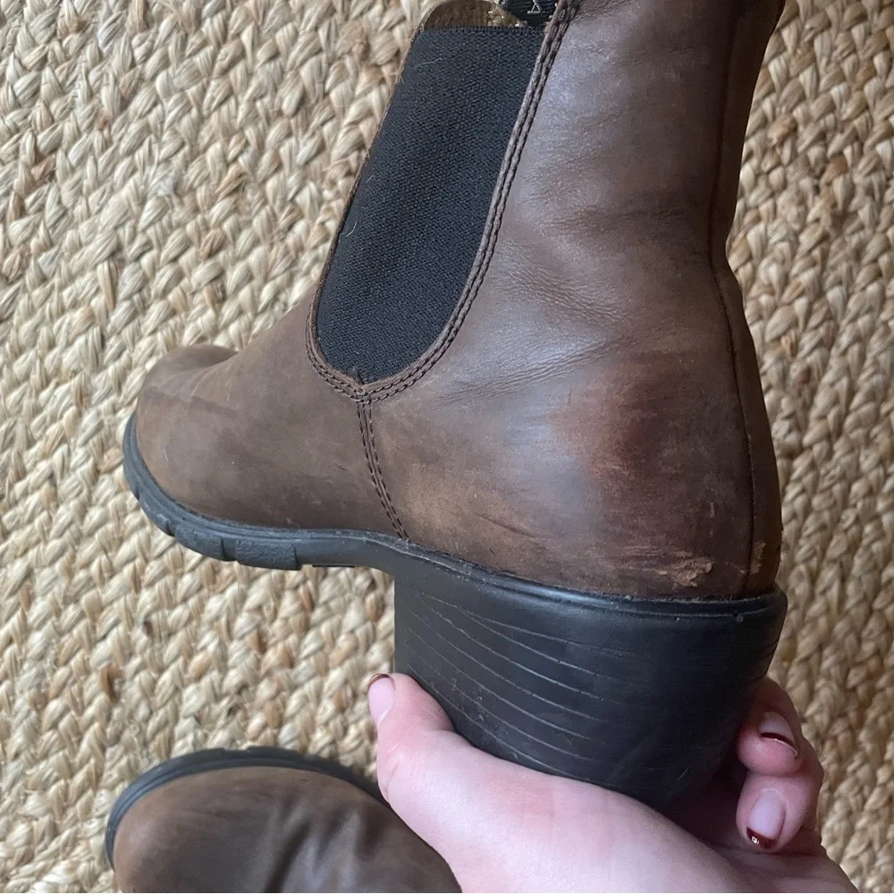 Blundstone Heeled Chelsea Boots - Picture 6 of 7